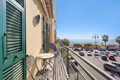 Image de Appartement \"Pet-Friendly\" L'eternità avec vue sur la mer et balcon.