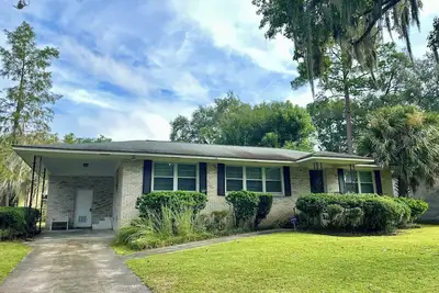 Image de Available May! Early Street Executive Rental- hospitals, Haaf, 10 min to downtown