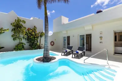 Image de Maison de vacances 'Villa 913' avec vue sur les montagnes, piscine & Wi-Fi