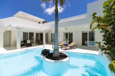 Image de Maison de vacances \"Villa 103\" avec vue sur les montagnes, piscine et Wi-Fi