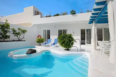 Image de Maison de vacances \"Villa 34\" avec vue sur les montagnes, piscine et Wi-Fi