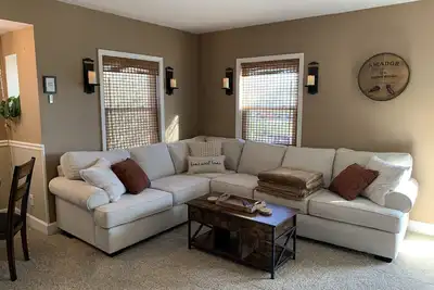 Super Comfy Cottage ~ No Fees ~ Great Location
