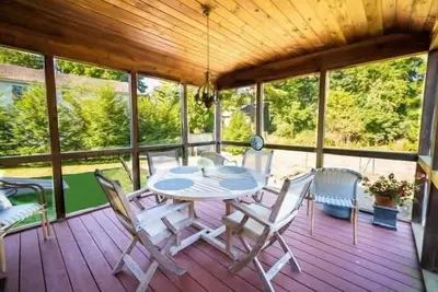 Stockbridge Home, Come Experience The Berkshires!