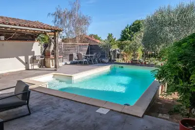Image de Maison tout confort avec piscine