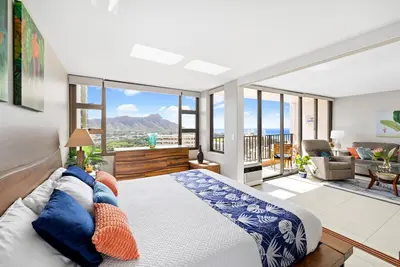 Image de Spectacular High Floor Ocean View 1 Bedroom at Waikiki Banyan #2905 T-1