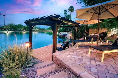 Image de Lake Front Paradise, Pool and Hot Tub-Bubbly