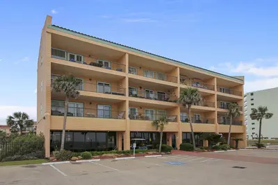 Image de Maravilla Seawall Condos by Ab Sea