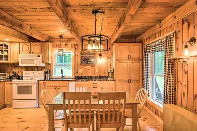 Image de Victory Cabin w\/ Hot Tub, By Skiing & Vast Trails!