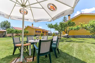 Image de Riaza Victorian Estate. Ideal groups up to 8 people. Large Garden and Bbq