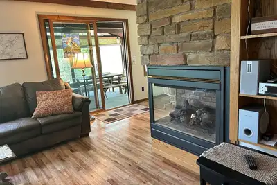 Image de Lookout Point: Lakefront home with screen room & dock on beautiful Lake Holcombe