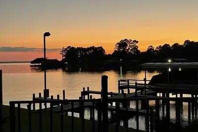 Image de Lakefront Retreat - Ground floor - Great Views!