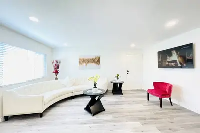 Image de Discounted Large Upland 2 Master Bedrooms - Close To Airport, Convention Center