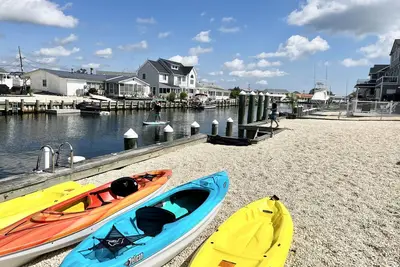 Image de New Waterfront Listing <br>Peaceful dockside cottage | off-season tranquility