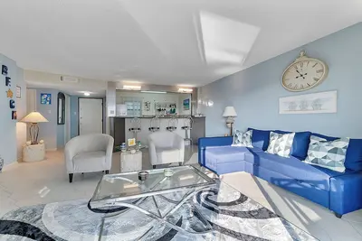 Beautiful Condo on the Beach in Freeport!