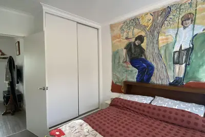 Image de Walk to the Zoo! Ideal location close to all amenities.