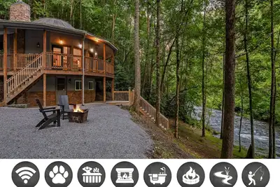 River Dreams: Free Attraction Tickets, Creek Views & Access, Firepit
