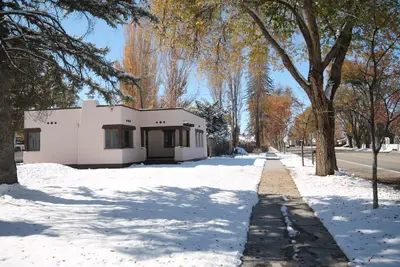 Image de Fish, Ski, Explore from a historic Old West town.