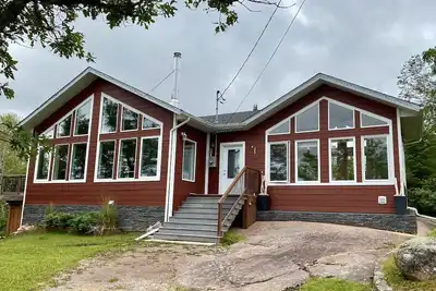 Image de Twin Peaks Retreat- Cozy all-season cottage at beautiful Big Whiteshell Lake!