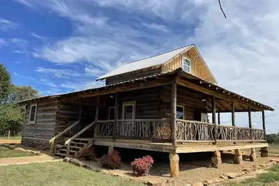 Image de The Midnight Moon Cabin, Horses, Goats, Cows, Hot tub, relax, then do it again!