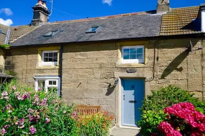 Image de A romantic retreat with spectacular sea views, right by the beach