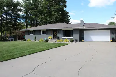 Image de Quiet neighborhood home close to Notre Dame, restaurants and shopping