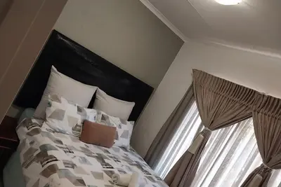 Image de Tranquil space, near shopping complex and Mediclinic