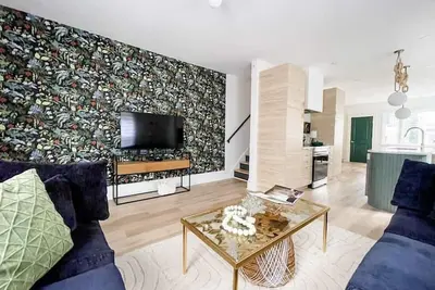 Image de *Luxury 3 Bed 2. 5 Bath / Prime Park Ave. Location*