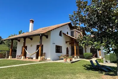 Image de Full nature with everything. Next to Cabarceno Park entrance.