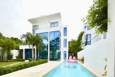 Image de YiZen Vip Luxury Palm Springs Villa In Pattaya