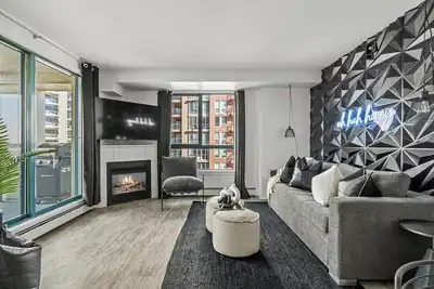 Image de The Loki | Free C-Train to Stampede Grounds!