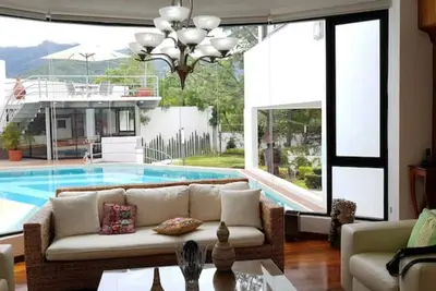 Image de Lilac House. Beautiful house near the historic center