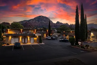 Image de Scenic Two Queens to Relax near art & culture at West Sedona Hotel