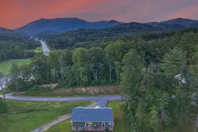 Image de New listing! Near Biltmore, Breweries, Asheville! Game room! Pond view! Firepit!