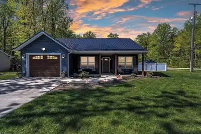 Image de Cheerful Blue House on  Geneva On The Lake