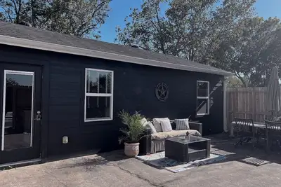 Image de Guest House in Manvel with privacy