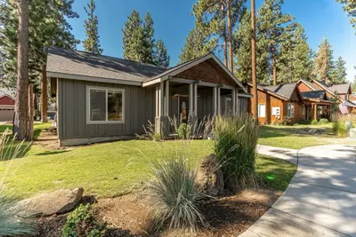 Image de Beautiful | Hot Tub | Pet Friendly | Fenced