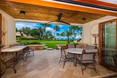 Image de Stay in this Luxury Beachfront Villa- At the Palms Flamingo