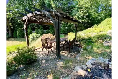 Image de Beautiful Trumbull Home -Game Room, Backyard Oasis