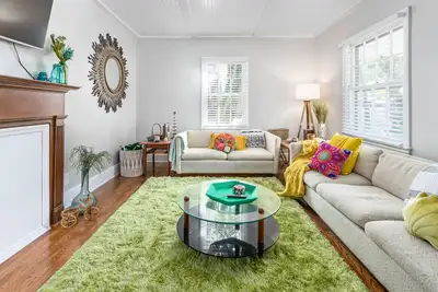 Image de Braydon's Mid Century Bungalow - Walk 2 it All