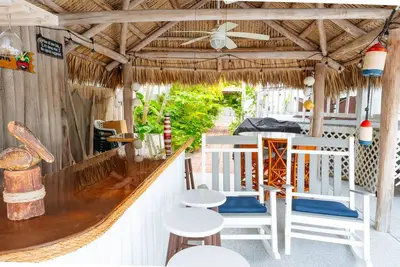 Image de Cozy Home On The Water W\/ Dock and Near Sandbar! \n