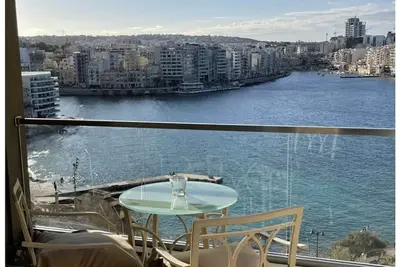 Image de New Luxurious Seafront Apt. with Breathtaking View