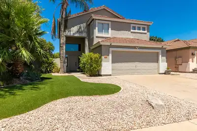 Image de New! ! ! - 4 Bedroom Home with Putting Green