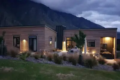 Image de Beautiful Lake and Alpine Views - Queenstown