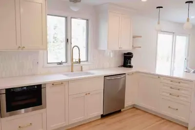 Image de Newly Renovated / Less that 1 Mile to the Beach