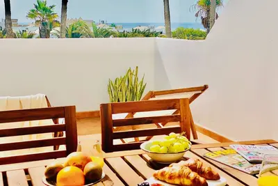 Canaryislandshost l Sea View