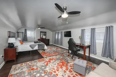 Image de Scenic hiking in Cuyahoga Valley National Park! 3br house, central air & laundry