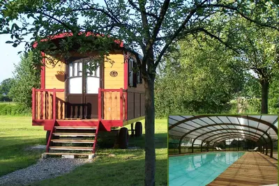 Image de Les Roulottes de la Risle : cosy, piscine et spa