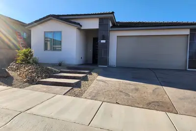 Image de New Construction! Desert Oasis 3 bed/2 bath home