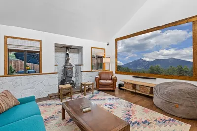 Image de Mountain Escape Near Nau and Downtown - Hot Tub, Game Room, Ac, Garage