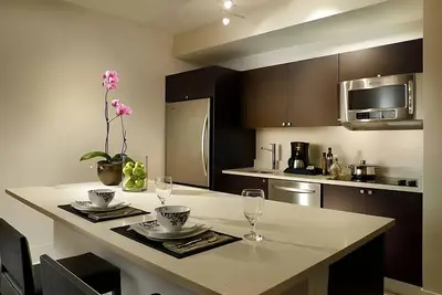 Image de Amazing Rertreat in this Relaxing Accommodation | Balcony + Full Kitchen